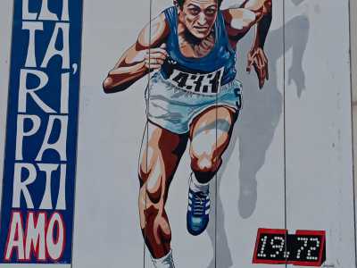 ...e vari e colorati murales...